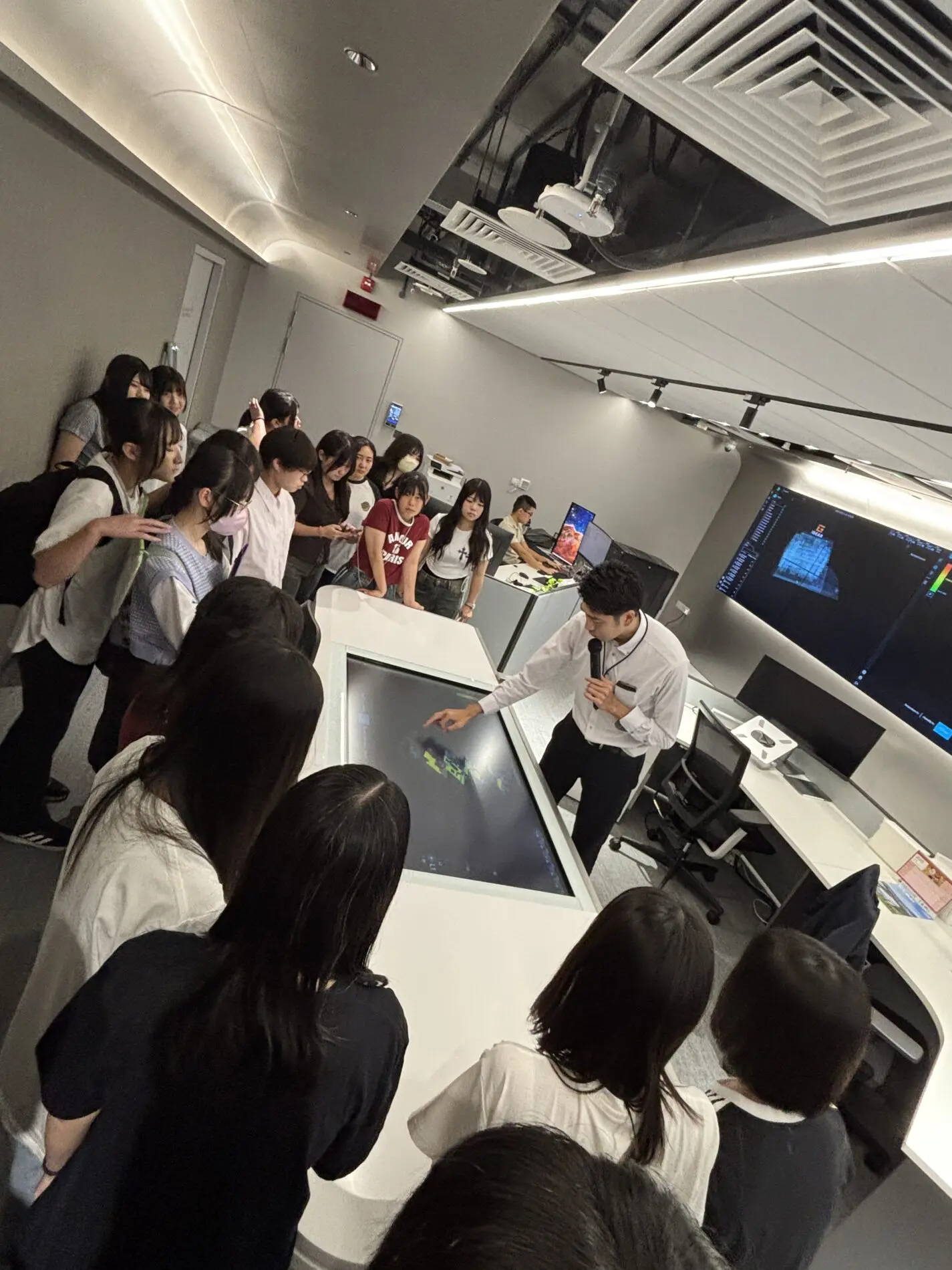 🏢 ビジネス探究科2年生 海外探究研修【4日目：企業研修と学びの集大成